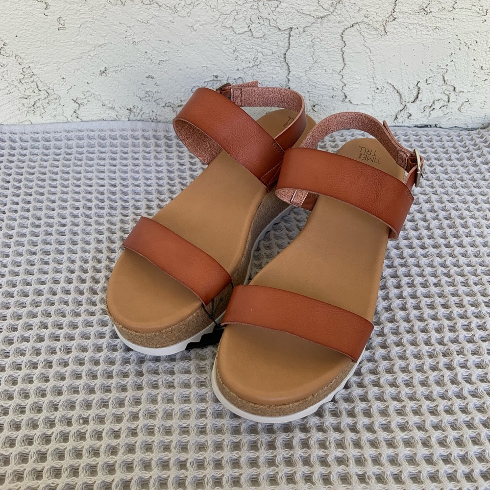 Brand New Platform Sandals Size 11 ✨